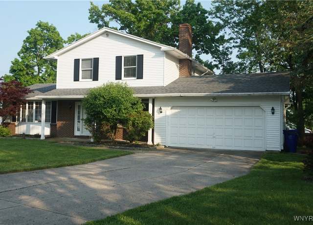 Property at 35 Hemlock Dr, West Seneca, NY 14224, 3 beds, 1.5 baths