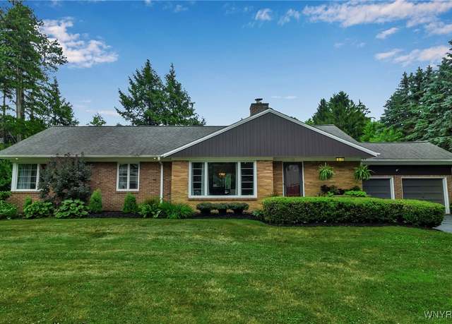 Property at 65 Deepwood Dr, Aurora, NY 14052, 3 beds, 2.5 baths