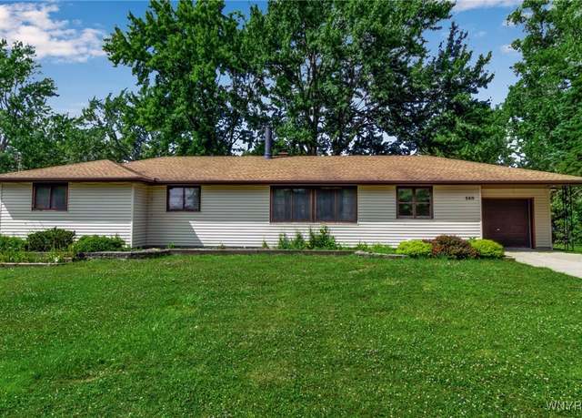 Property at 560 Reserve Rd, West Seneca, NY 14224, 4 beds, 2 baths