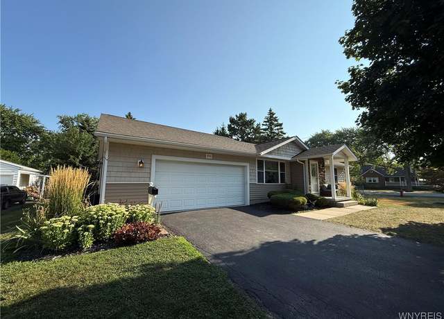Property at 890 Onondaga St, Lewiston, NY 14092, 3 beds, 1.5 baths