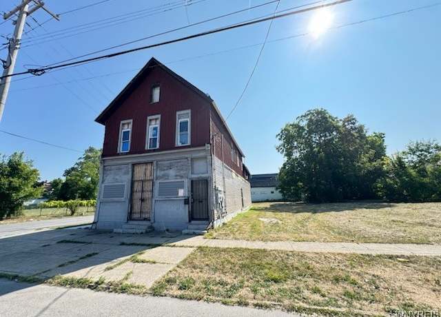 Property at 221 Masten Ave, Buffalo, NY 14209, 5 beds, 3.5 baths