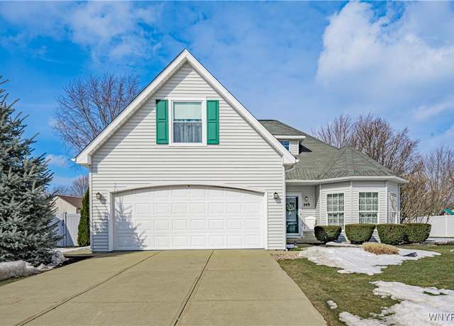 Property at 249 Continental Dr, Lockport-city, NY 14094, 3 beds, 2 baths