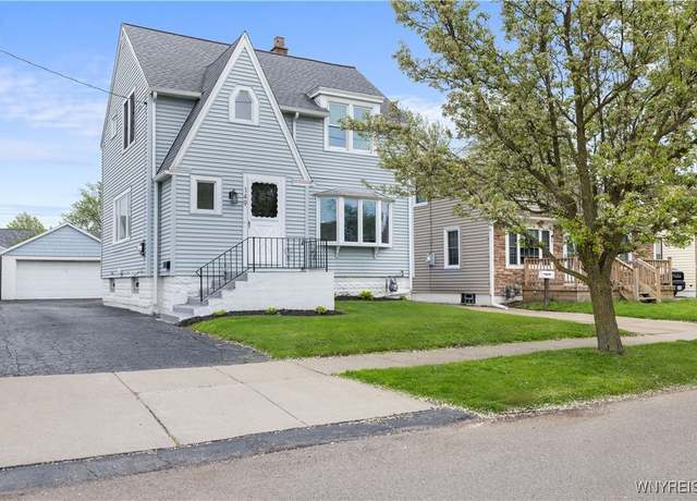 Property at 149 Bellwood Ave, West Seneca, NY 14224, 3 beds, 1 bath