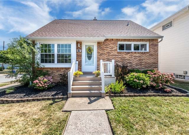 Property at 61 Leonore Rd, Amherst, NY 14226, 3 beds, 3 baths