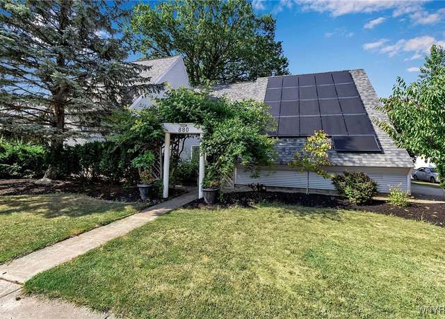 Property at 880 Thomas Fox Dr W, North Tonawanda, NY 14120, 4 beds, 2.5 baths