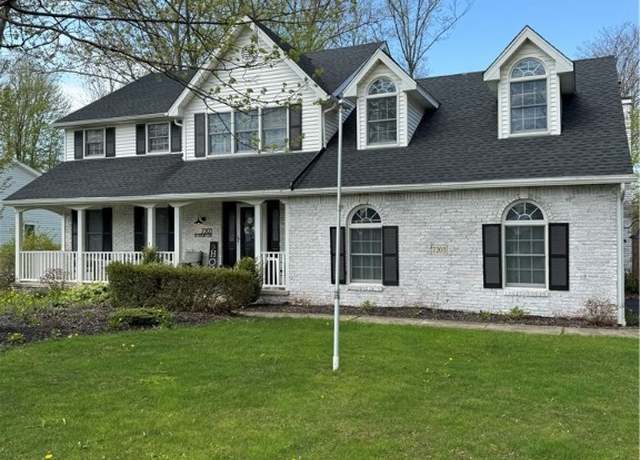 Property at 7203 Woodmore Ct, Lockport-town, NY 14094, 3 beds, 2.5 baths