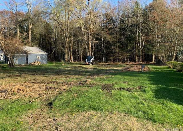 Property at 371 E Pleasant Ave, Evans, NY 14006