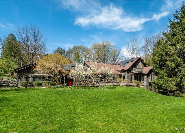 Property at 7458 Lower East Hill Rd, Boston, NY 14033, 4 beds, 2.5 baths
