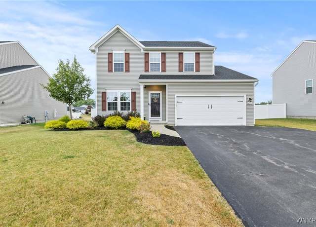 Property at 4593 Logans Ln, Hamburg, NY 14075, 4 beds, 2.5 baths