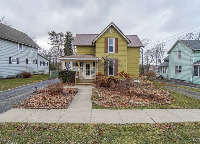 Property at 10 Oak St, Hanover, NY 14136, 3 beds, 2 baths