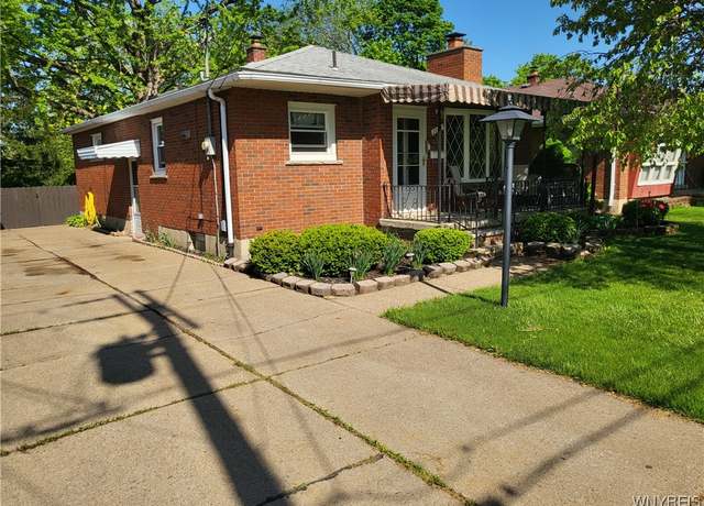 Property at 1122 93rd St, Niagara Falls, NY 14304, 2 beds, 1.5 baths