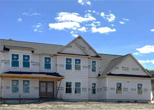 Property at 69 Woodthrush Trl, Orchard Park, NY 14127, 4 beds, 3.5 baths