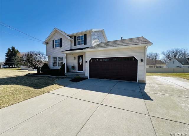 Property at 293 Crabapple Ln, Cheektowaga, NY 14227, 3 beds, 1.5 baths