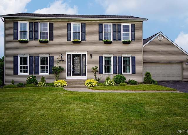 Property at 7175 Lenmart Dr, Wheatfield, NY 14120, 4 beds, 2.5 baths