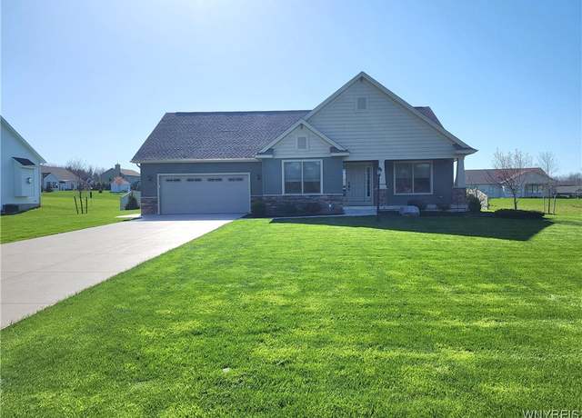 Property at 5260 Murphy Rd, Orchard Park, NY 14127, 3 beds, 2 baths
