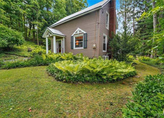 Property at 708 West Falls Rd, Aurora, NY 14170, 3 beds, 1 bath