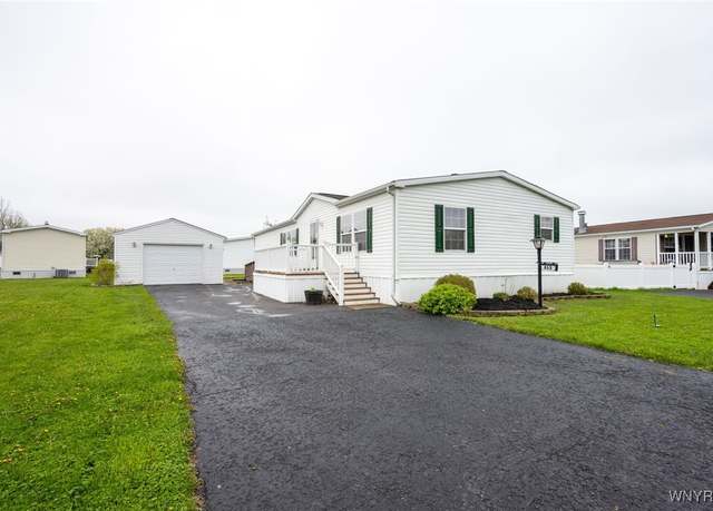 Property at 853 Birchwood Dr, Lockport-town, NY 14094, 3 beds, 2 baths