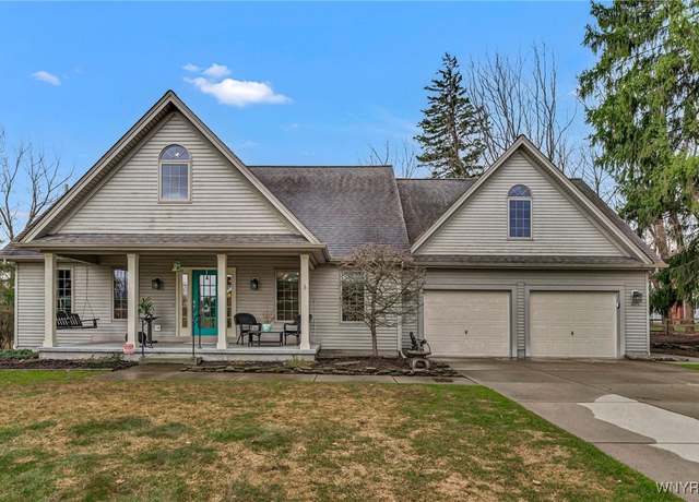 Property at 8175 Roseville Ln, Clarence, NY 14051, 4 beds, 2.5 baths