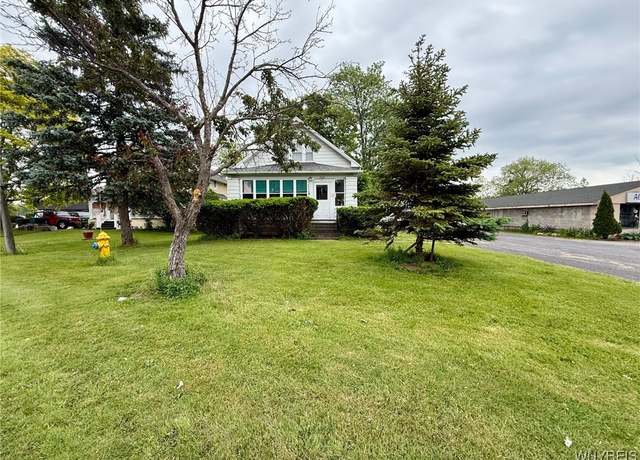 Property at 2538 Niag Falls Blvd S, Wheatfield, NY 14304, 5 beds, 1.5 baths