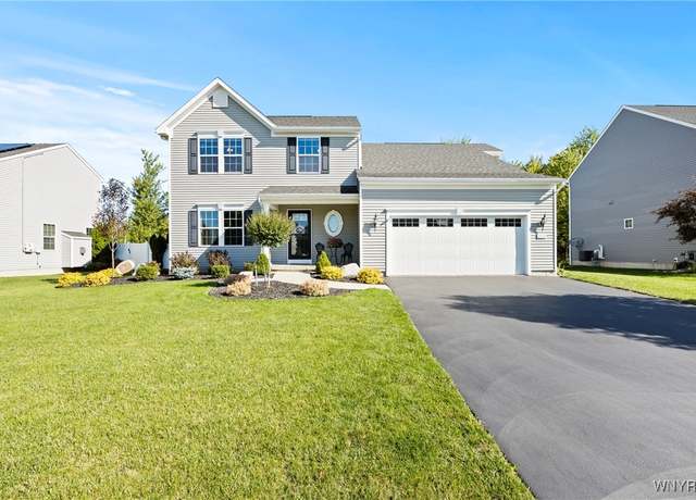 Property at 2171 Shadow Ln, Hamburg, NY 14085, 5 beds, 2.5 baths