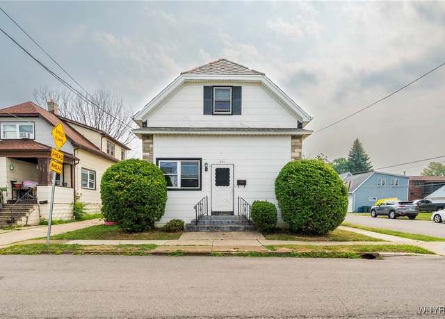 Property at 241 Willett St, Buffalo, NY 14206, 5 beds, 2.5 baths