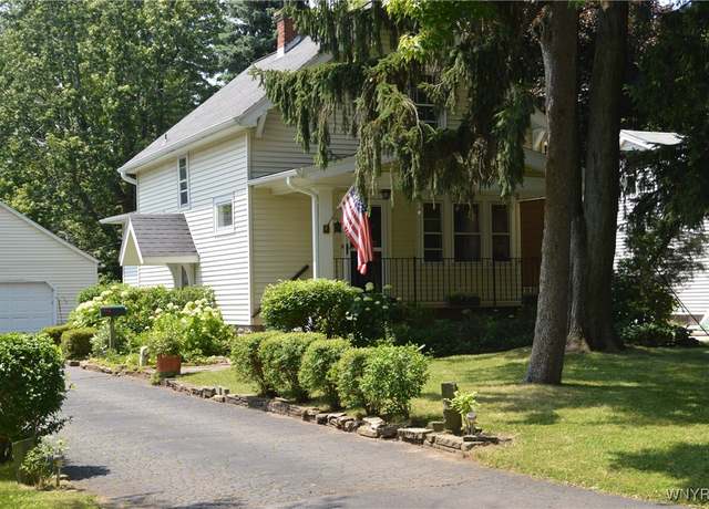 Property at 45 Richfield Rd, Amherst, NY 14221, 3 beds, 1.5 baths