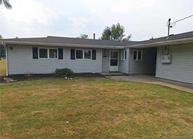 Property at 221 Beckwith Ave, Niagara, NY 14304, 4 beds, 1.5 baths