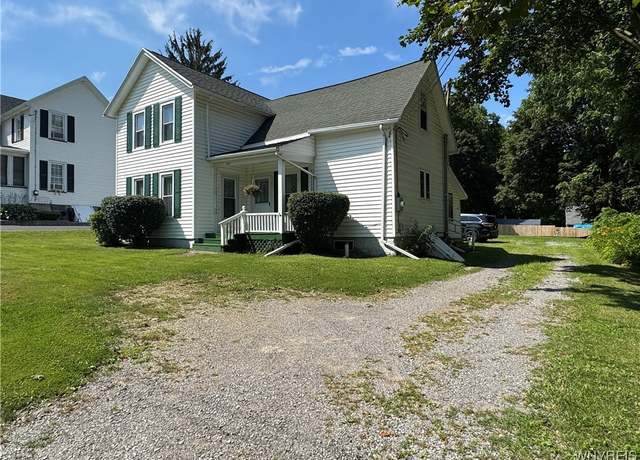 Property at 1083 W Buffalo St, Warsaw, NY 14569, 3 beds, 1 bath