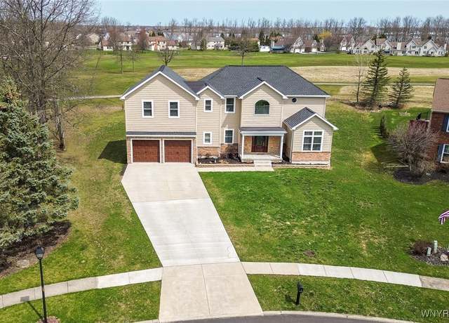 Property at 159 Deerwood Ln, Grand Island, NY 14072, 3 beds, 2.5 baths