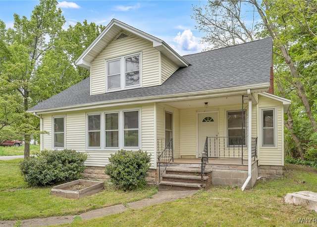 Property at 53 Main St, Hanover, NY 14062, 3 beds, 2 baths