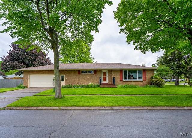 Property at 71 Coventry Rd, Amherst, NY 14221, 3 beds, 2 baths