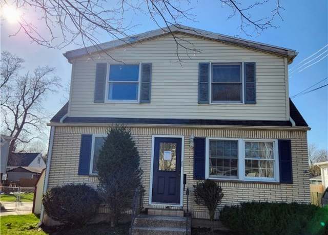 Property at 156 Bellwood Ave, West Seneca, NY 14224, 5 beds, 1 bath