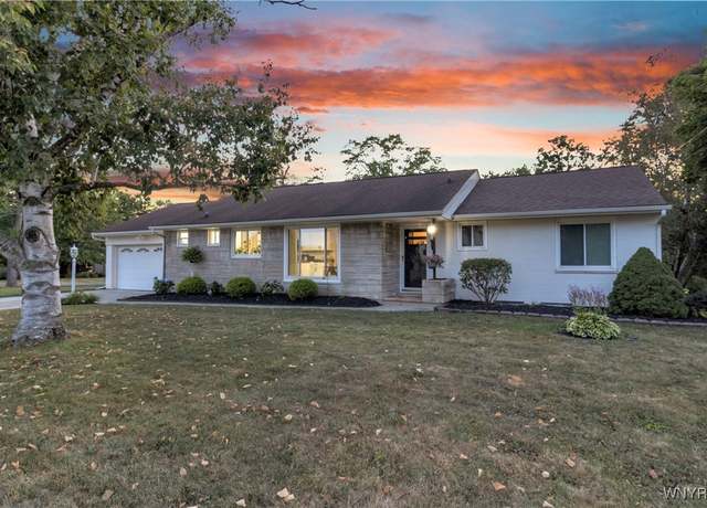 Property at 341 Sunset Dr, Hamburg, NY 14075, 3 beds, 1.5 baths
