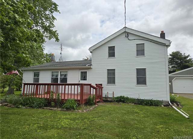 Property at 4003 Wood Rd, Albion, NY 14411, 3 beds, 1 bath