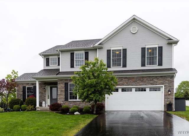 Property at 17 Knoche Way, Orchard Park, NY 14127, 4 beds, 2.5 baths