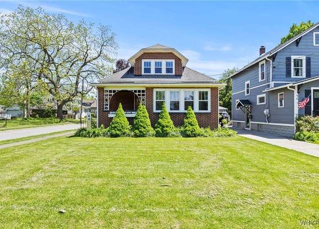 Property at 44 Lake Ave, Lancaster, NY 14086, 3 beds, 1.5 baths