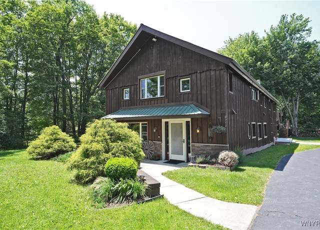 Property at 8758 Jennings Rd, Eden, NY 14057, 5 beds, 2 baths
