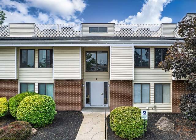 Property at 7 Southcreek Ct Unit D, Amherst, NY 14051, 2 beds, 2 baths