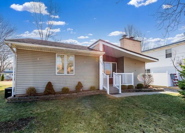 Property at 555 80th St, Niagara Falls, NY 14304, 3 beds, 1 bath