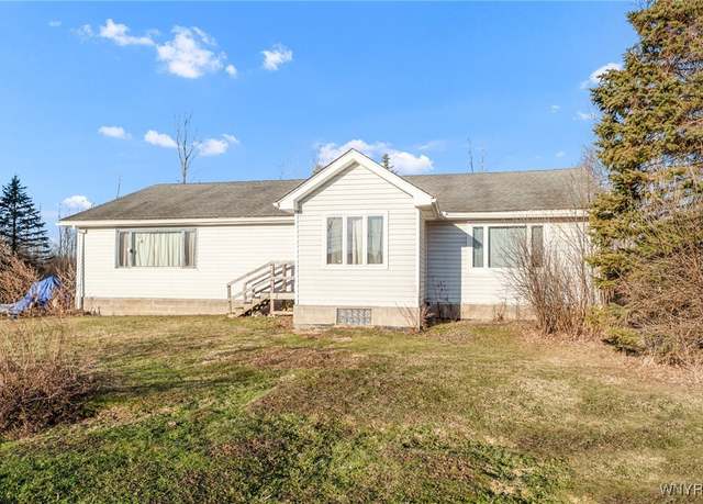 Property at 862 Two Rod Rd Unit S, Marilla, NY 14102, 3 beds, 1.5 baths
