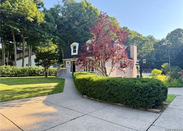 Property at 210 Townline Rd, Elma, NY 14059, 3 beds, 1.5 baths