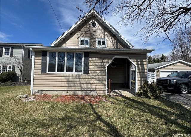 Property at 7644 3rd Ave, Niagara, NY 14304, 3 beds, 1.5 baths