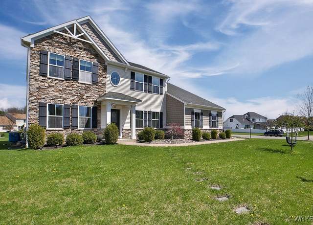 Property at 28 Conner Dr, West Seneca, NY 14224, 4 beds, 3 baths