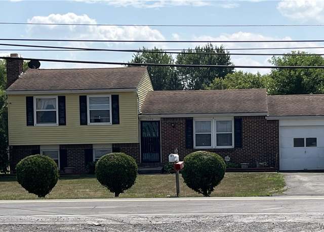 Property at 6836 E High St, Lockport Town, NY 14094, 3 beds, 1 bath