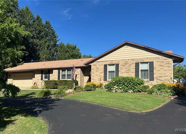 Property at 7675 Eddy Rd, Boston, NY 14033, 3 beds, 2.5 baths