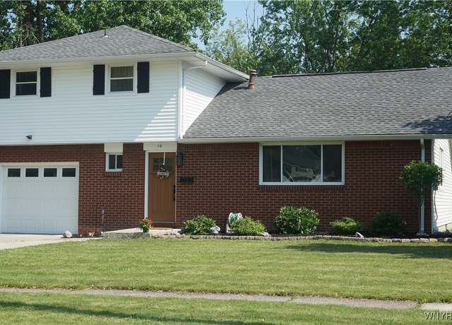 Property at 10 Laurelton Dr, West Seneca, NY 14224, 4 beds, 2.5 baths
