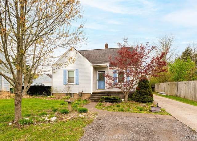 Property at 4589 Wilson Dr, Hamburg, NY 14075, 3 beds, 2 baths