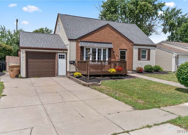 Property at 52 Rachelle Dr, Cheektowaga, NY 14227, 5 beds, 1.5 baths