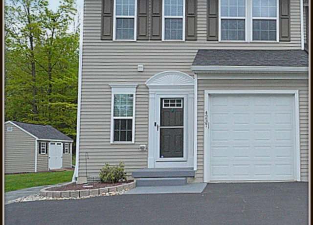 Property at 4237 Arthur Ct, Hamburg, NY 14075, 3 beds, 2.5 baths