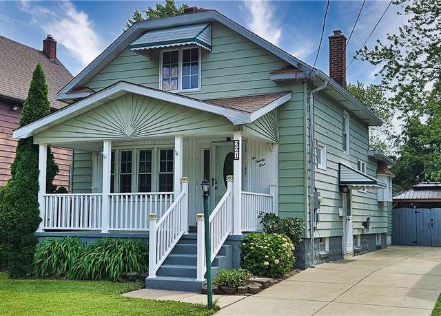 Property at 221 82nd St, Niagara Falls, NY 14304, 3 beds, 1.5 baths
